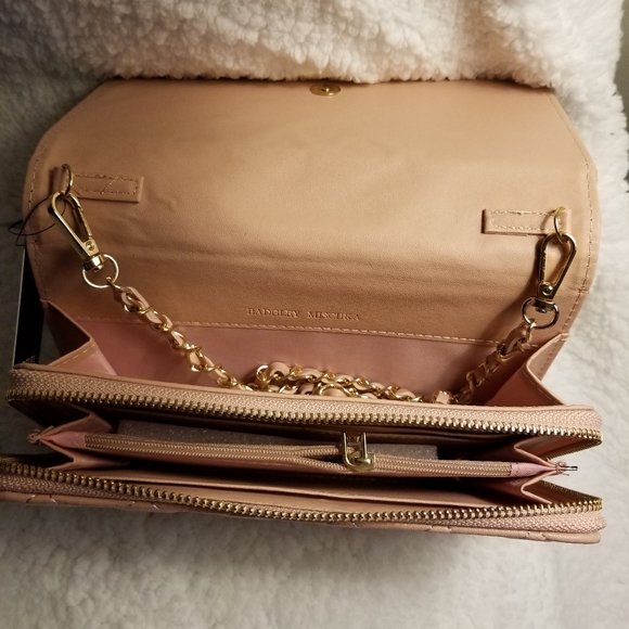 🎀NWT Badgley Mischka Quilted Leather Wallet-On-Chain. Color: Pink.🌺 - Picture 5 of 7